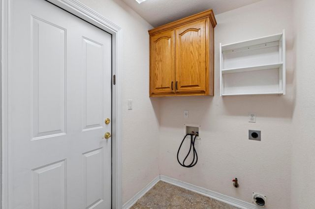 125 Sabine DR, Georgetown, TX 78628