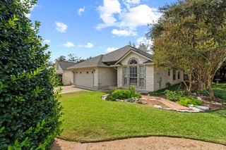 125 Sabine DR, Georgetown, TX 78628
