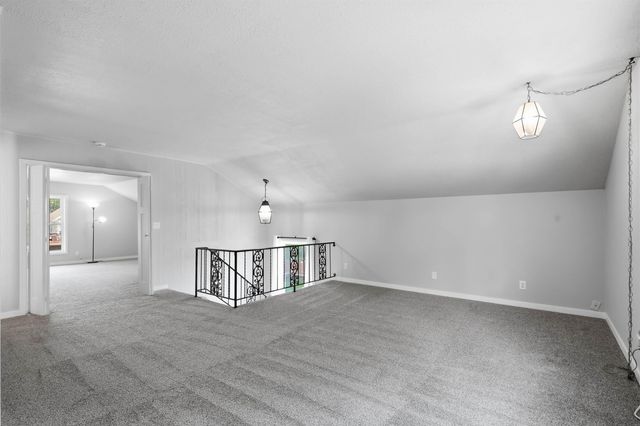 927 W 14th Street, Cedar Falls, IA 50613