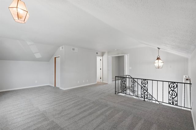 927 W 14th Street, Cedar Falls, IA 50613