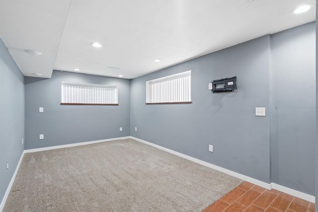 927 W 14th Street, Cedar Falls, IA 50613