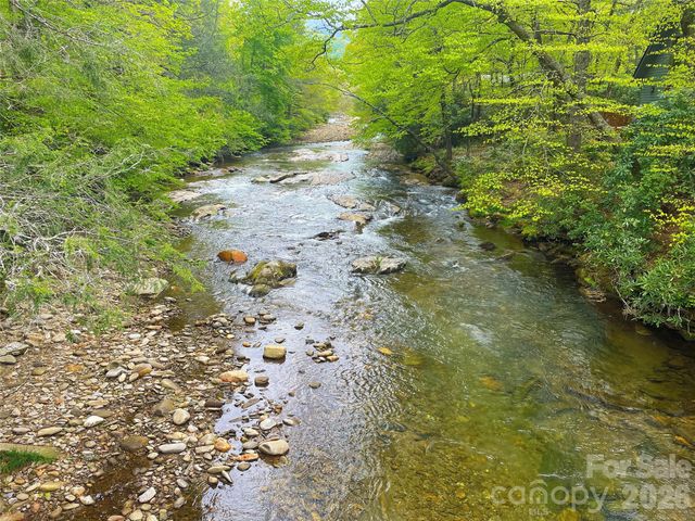 00 Winterstar Loop 17, Burnsville, NC 28714