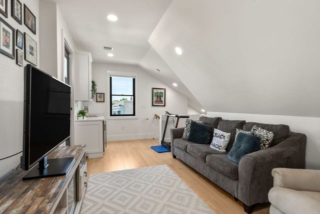 23 Jaques St B, Somerville, MA 02145