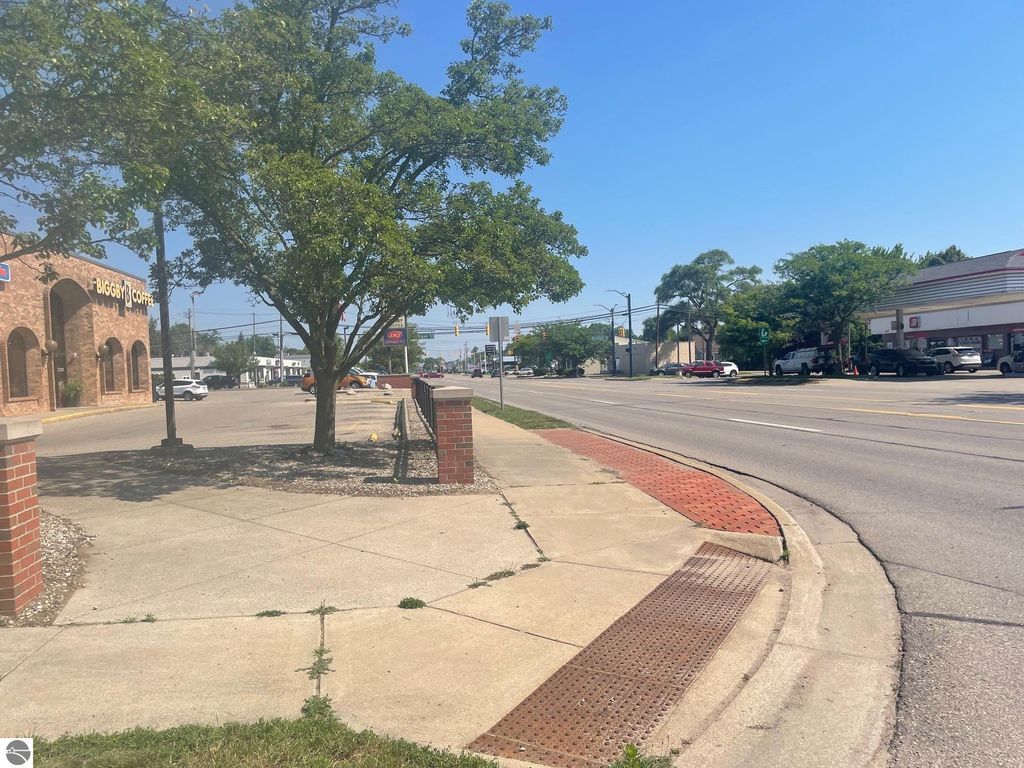 Image 4 of property listing at 300 S Mission Street, Mt Pleasant, MI 48858