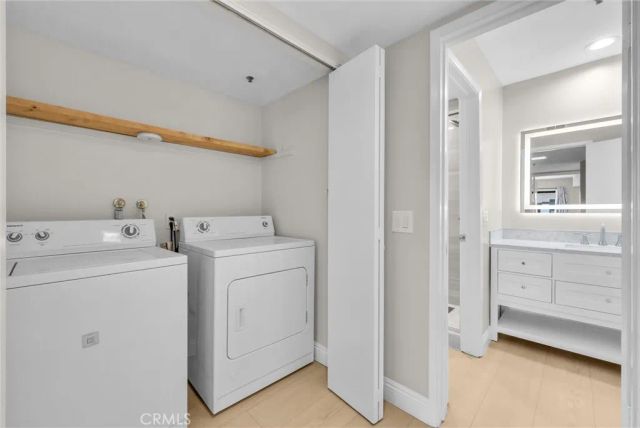 220 Nice 110, Newport Beach, CA 92663