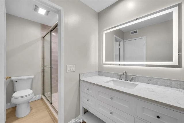 220 Nice 110, Newport Beach, CA 92663