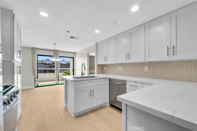 220 Nice 110, Newport Beach, CA 92663