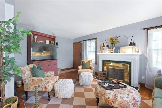709 N Allen Road, Independence, MO 64050