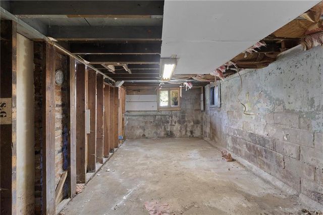 709 N Allen Road, Independence, MO 64050