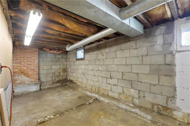 709 N Allen Road, Independence, MO 64050