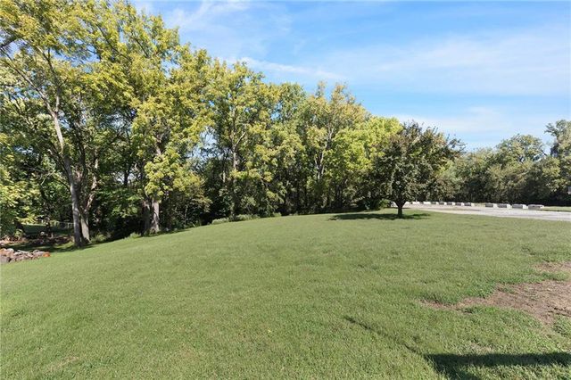 709 N Allen Road, Independence, MO 64050