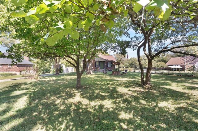 709 N Allen Road, Independence, MO 64050
