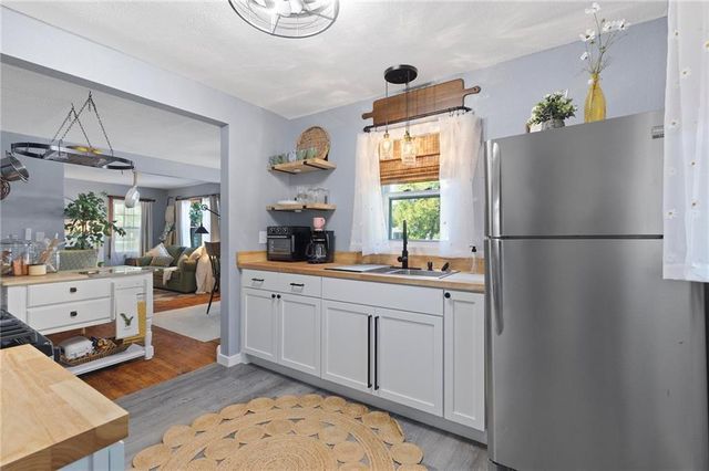 709 N Allen Road, Independence, MO 64050