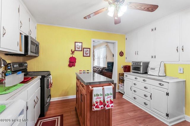 8 N Chestnut Street N, Hazlet, NJ 07730