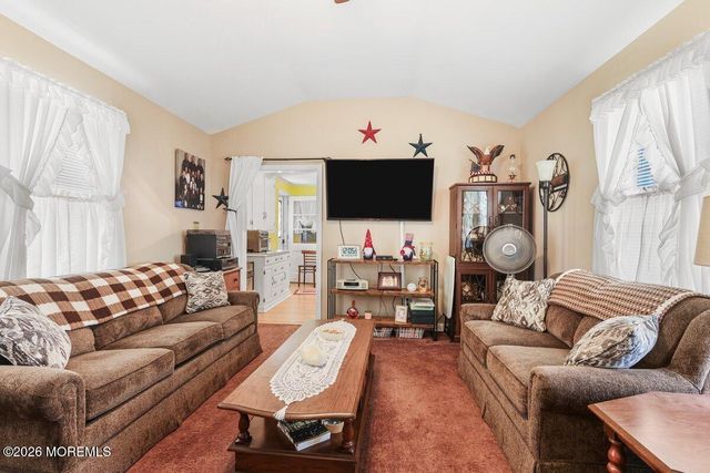 8 N Chestnut Street N, Hazlet, NJ 07730