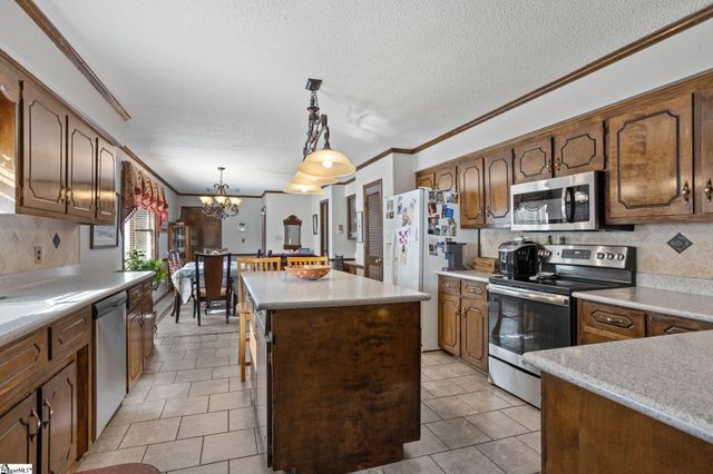 198 Pepperidge Drive, Spartanburg, SC 29303