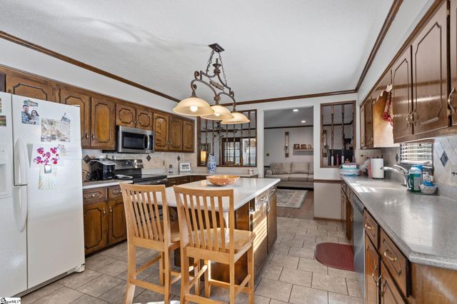 198 Pepperidge Drive, Spartanburg, SC 29303