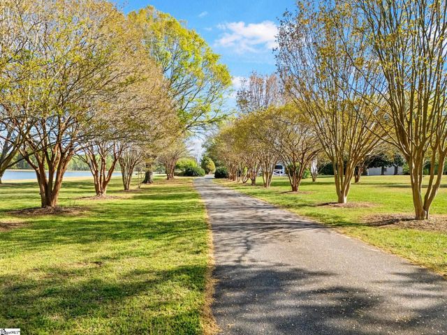 198 Pepperidge Drive, Spartanburg, SC 29303
