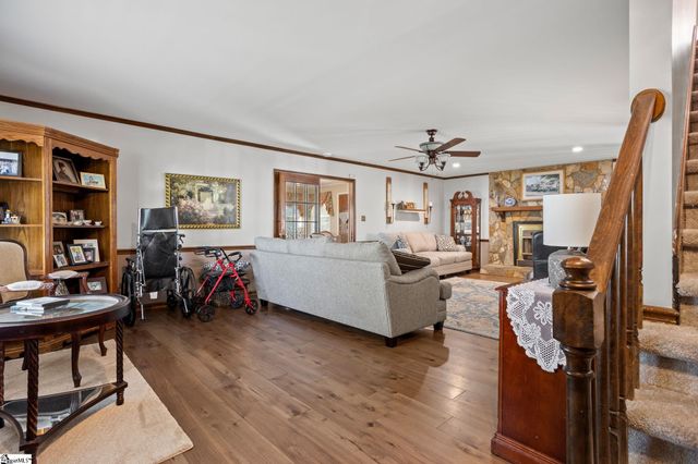 198 Pepperidge Drive, Spartanburg, SC 29303
