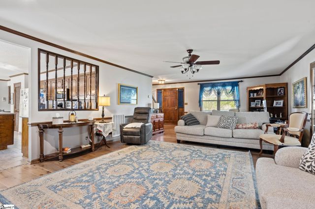 198 Pepperidge Drive, Spartanburg, SC 29303