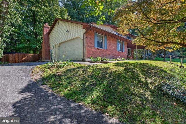 1436 WOODHAVEN DR, Hummelstown, PA 17036