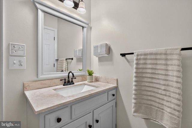 1436 WOODHAVEN DR, Hummelstown, PA 17036