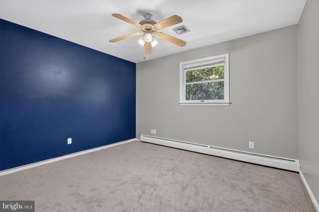 1436 WOODHAVEN DR, Hummelstown, PA 17036