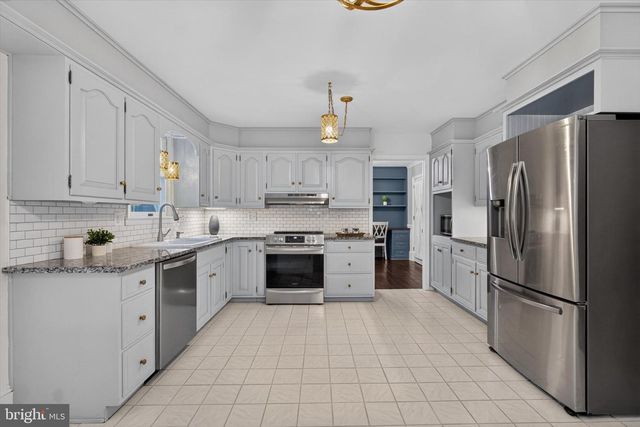 1436 WOODHAVEN DR, Hummelstown, PA 17036
