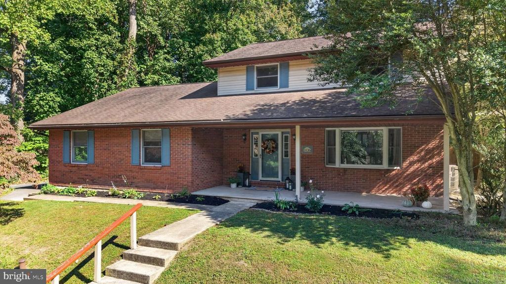 1436 WOODHAVEN DR, Hummelstown, PA 17036