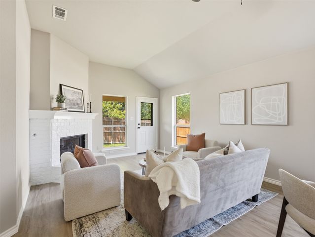 415 Cross Cut Drive, Arlington, TX 76018