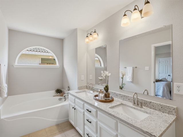 415 Cross Cut Drive, Arlington, TX 76018