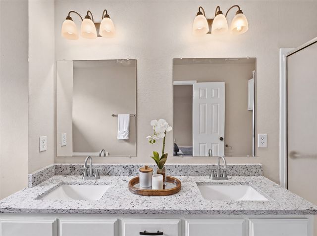415 Cross Cut Drive, Arlington, TX 76018