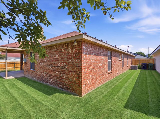415 Cross Cut Drive, Arlington, TX 76018