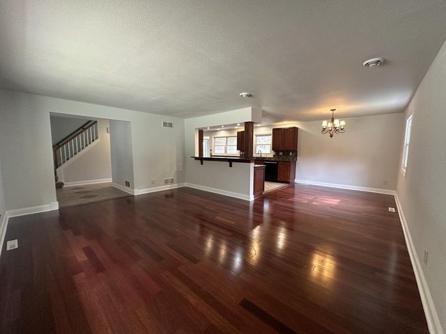 W309N174 Maple AVENUE, Waukesha, WI 53188