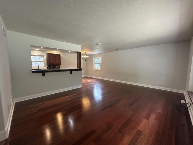 W309N174 Maple AVENUE, Waukesha, WI 53188