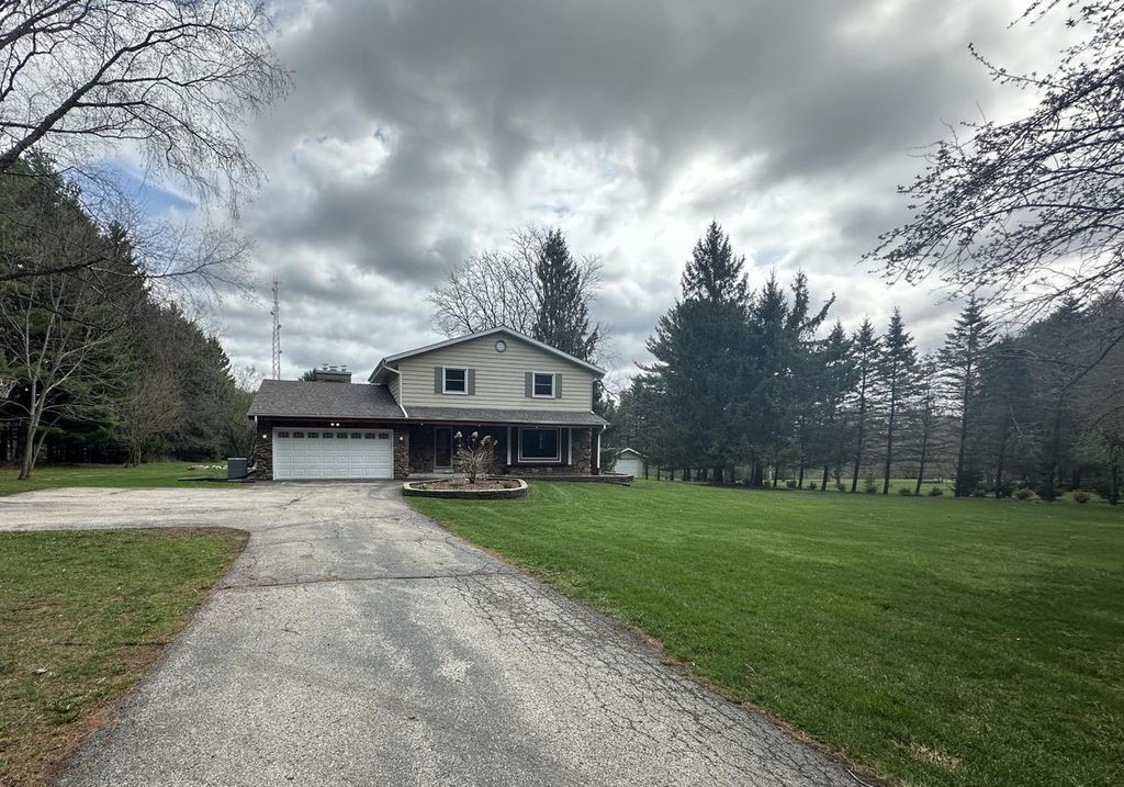 W309N174 Maple AVENUE, Waukesha, WI 53188