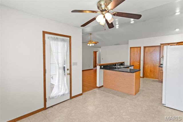 78 Parkside Drive, Bethalto, IL 62010