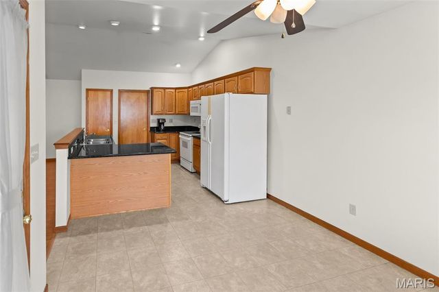 78 Parkside Drive, Bethalto, IL 62010