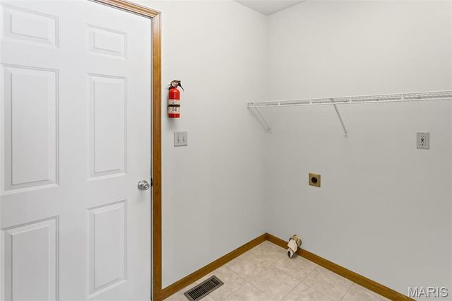 78 Parkside Drive, Bethalto, IL 62010