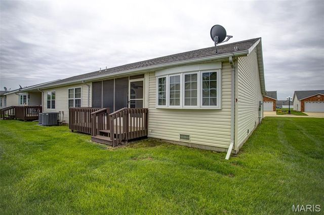 78 Parkside Drive, Bethalto, IL 62010