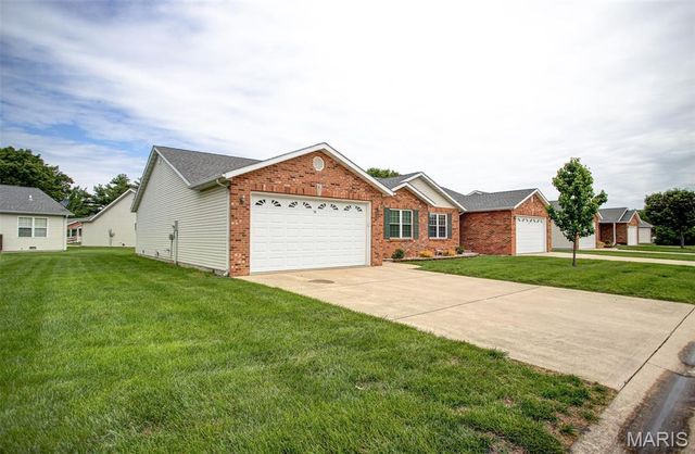 78 Parkside Drive, Bethalto, IL 62010