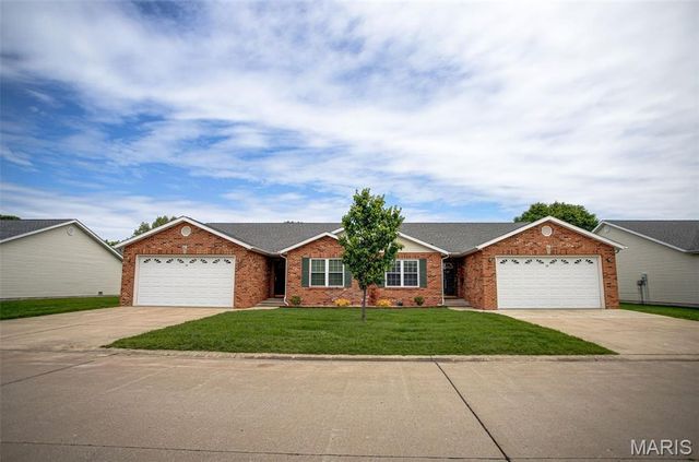 78 Parkside Drive, Bethalto, IL 62010