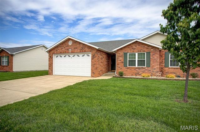 78 Parkside Drive, Bethalto, IL 62010