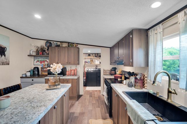 370 Parker Road, Palmer, TX 75152