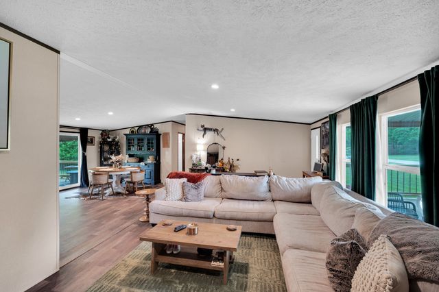 370 Parker Road, Palmer, TX 75152
