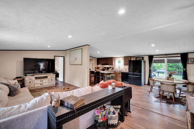 370 Parker Road, Palmer, TX 75152