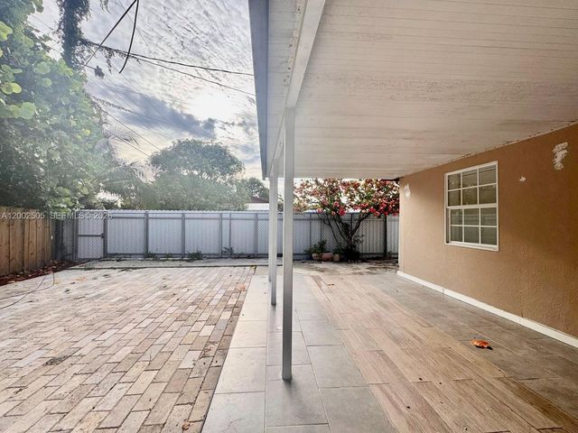541 E 38th St, Hialeah, FL 33013