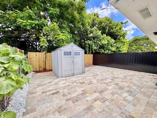 541 E 38th St, Hialeah, FL 33013