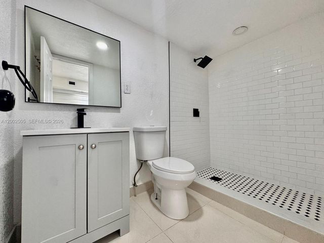 541 E 38th St, Hialeah, FL 33013