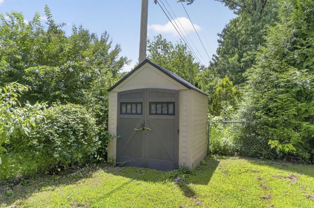 2406 E Broadmoor Street, Springfield, MO 65804